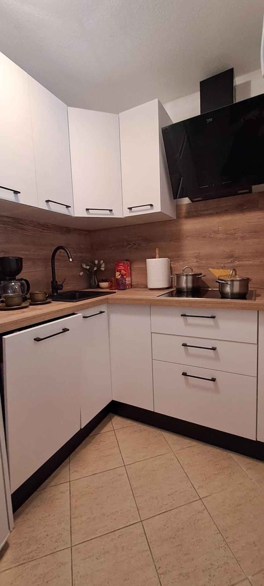 Apartmani Mersol Nin Eksteriør billede