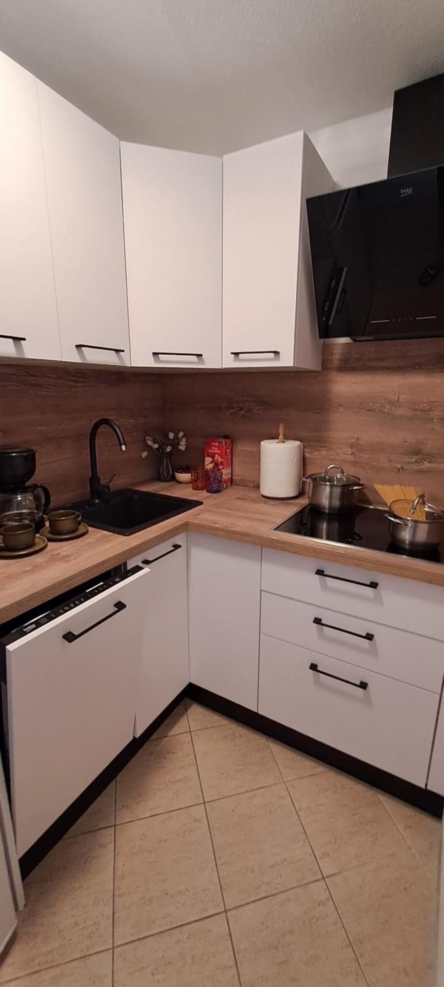 Apartmani Mersol Nin Eksteriør billede